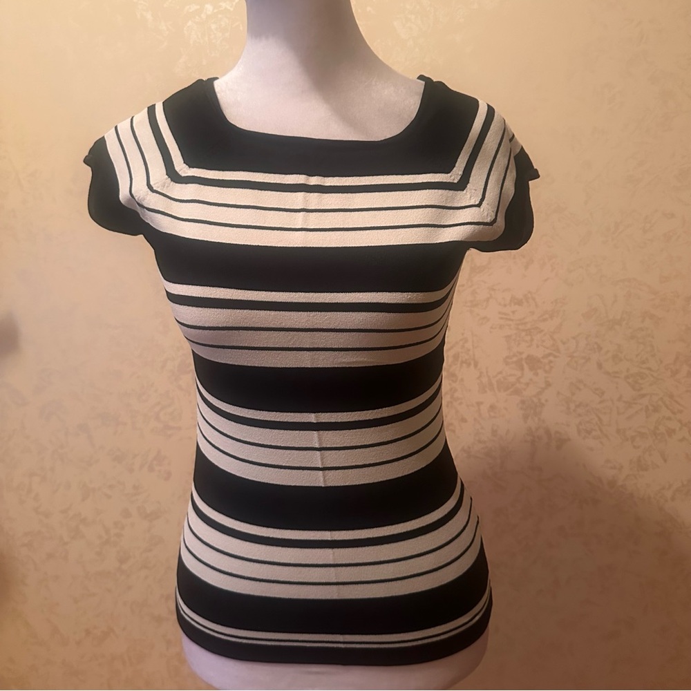 H&M Black and White Striped Short Sleeve Top